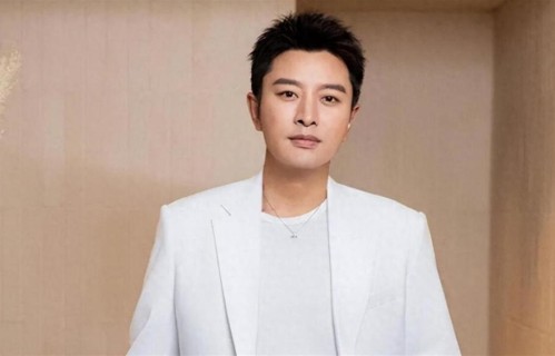 42岁生日这天，贾乃亮不藏了，发文晒幸福，甜馨的心愿实现了