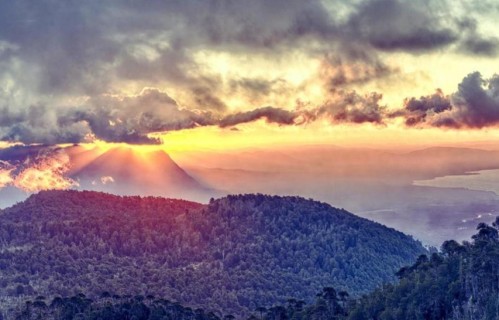 不管两个人相处多久，男人开始有这3种举动，其实就是不爱你了