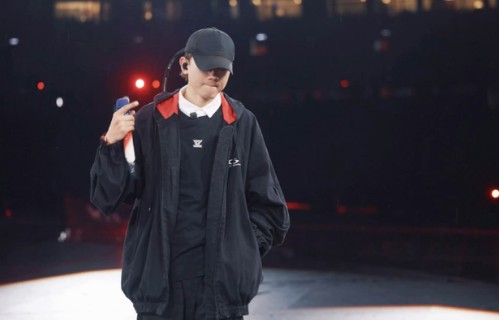 张杰24天连开16场演唱会，机器人小火车助阵互动|在线|诚意|歌迷