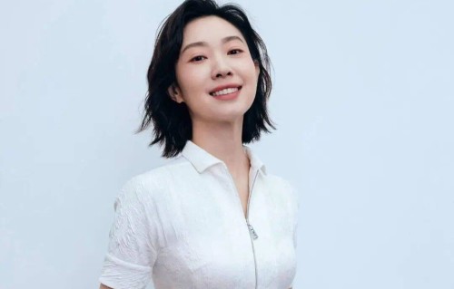 41岁王佳佳近况曝光！低调嫁给导演杨瑾生一子，如今被老公宠成公主