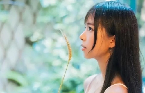 动了情的女人，不会说我爱你，而是频繁问你这4个傻问题