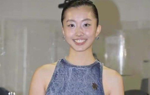 恭喜！香港知名星二代高调官宣新恋情，和网球王子正在热恋中