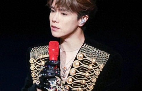 两头不讨好？英皇25周年，力捧张敬轩给足排面，卖票依旧困难！ 