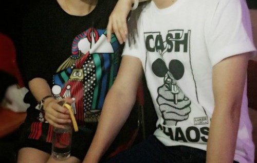 陶昕然挺孕肚脸尖腿细 获老公陪录节目心情佳|何建泽|李静|怀孕|连体婴|爱妻