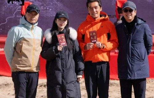 电视剧《生命树》开机,胡歌白发造型曝光,杨紫晒照发文