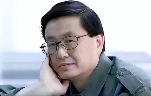 72岁独居离婚未再婚，每月寄钱前妻20年，他尽到了自己的责任