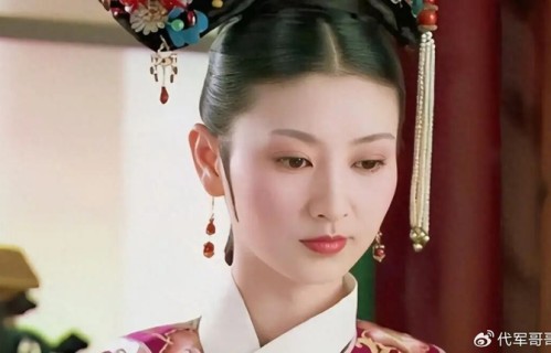 42岁斓曦近况曝光！嫁给歌手程翔生一子，如今婚姻幸福被宠成公主|甄嬛传|明星夫妻|明星生子|儿子|家庭