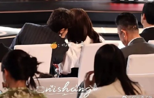 沈腾马丽握手笑崩红毯：二十年默契演不出的初次见面|杨幂|喜剧|春晚|澳门|穿越