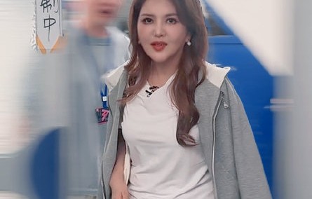 观众和网友对乌兰图雅组在《乘风2026》二公的表现主要有哪些评价？|乌兰图雅舞台|姐姐综艺舞台|乌兰图雅乘风|乘风二公考核|舞台