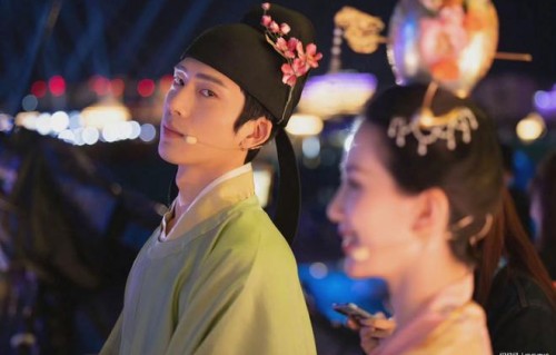 井柏然和刘诗诗才子佳人合照释出，诗诗好美，井柏然眼神好温柔|相爱穿梭千年|孤城闭|中秋晚会|古装|但愿人长久