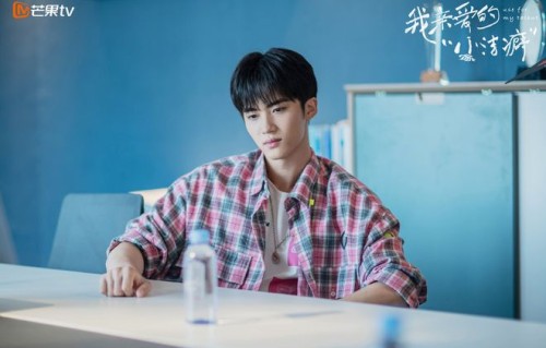 闫桉《我亲爱的“小洁癖”》演员首秀 角色演绎引关注获肯定