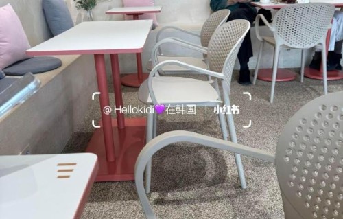 网友偶遇洪尚秀金敏喜咖啡店带娃