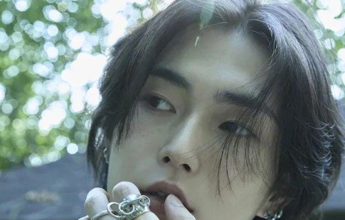 洪承汉将于本月31日以SOLO身份正式出道。|新歌|单曲|跨界|灵感|字母