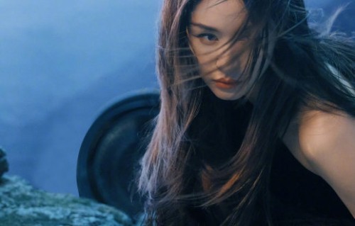 王子文苏州拍戏大赞幸运：湖畔品虾感悟城市馈赠