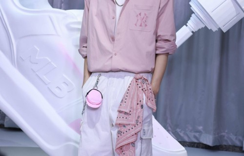 张康乐粉色衬衫配学长鞋清爽帅气想拥有燕洵果断的特质