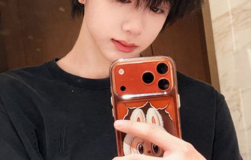 陈奕恒“卷毛小狗”火出圈！萌帅反差如何让他成为内娱独一份？|粉丝|造型|自拍|新剧|营业