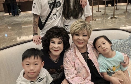 95岁黄夏蕙晒四代同堂照，母女罕同框样子很相似，曾外孙女已5岁|胡枫|儿子|子女|女儿|小女儿