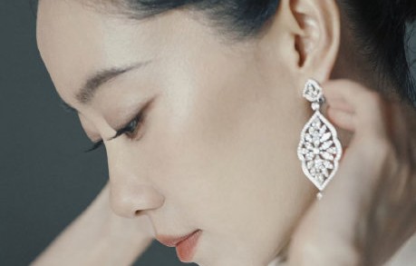 张小斐北影节评委亮相展冷冽气场|公众|天坛奖|眼神|奶白色|金鸡