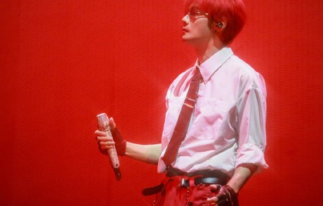 李荣浩此次宠粉转账行为为何会引发全网热议和好评？|粉丝|巡演|明星|偶像|娱乐