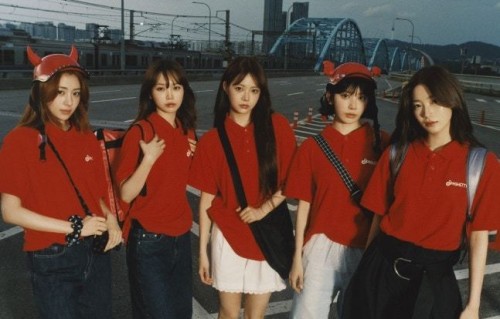 LE SSERAFIM此次回归的正规二辑《PUREFLOW pt.1》何时正式发行全专？