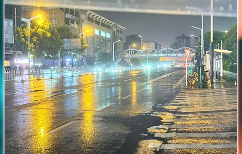 王一珩李玄新歌长沙烟火上线，雨天温柔入梦