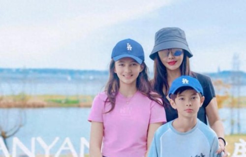 49岁马雅舒晒儿女合照，状态似30+，一双儿女颜值超高引网友狂赞