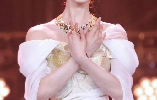 刘诗诗北影节闭幕式出场如仙女下凡！雪肤玉貌美爆了