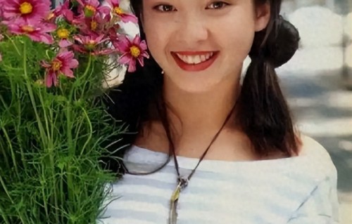 14岁被送上导演的床，17岁拍全裸写真，被操控半生的她如今成这样 