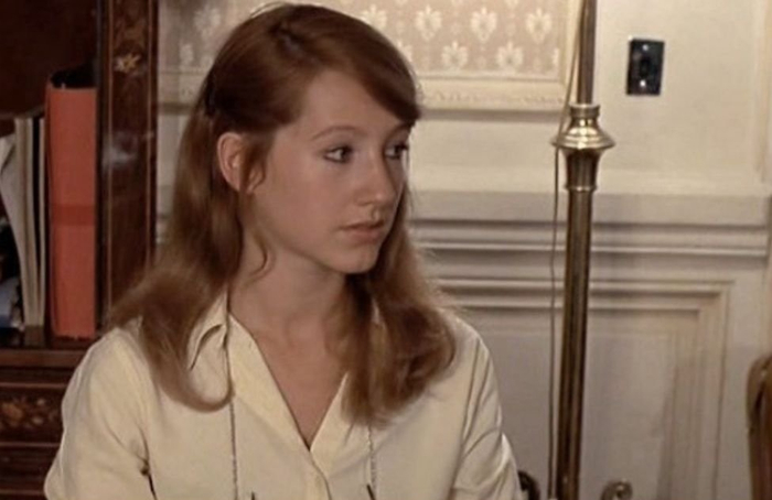 贝伊在《日以作夜》中